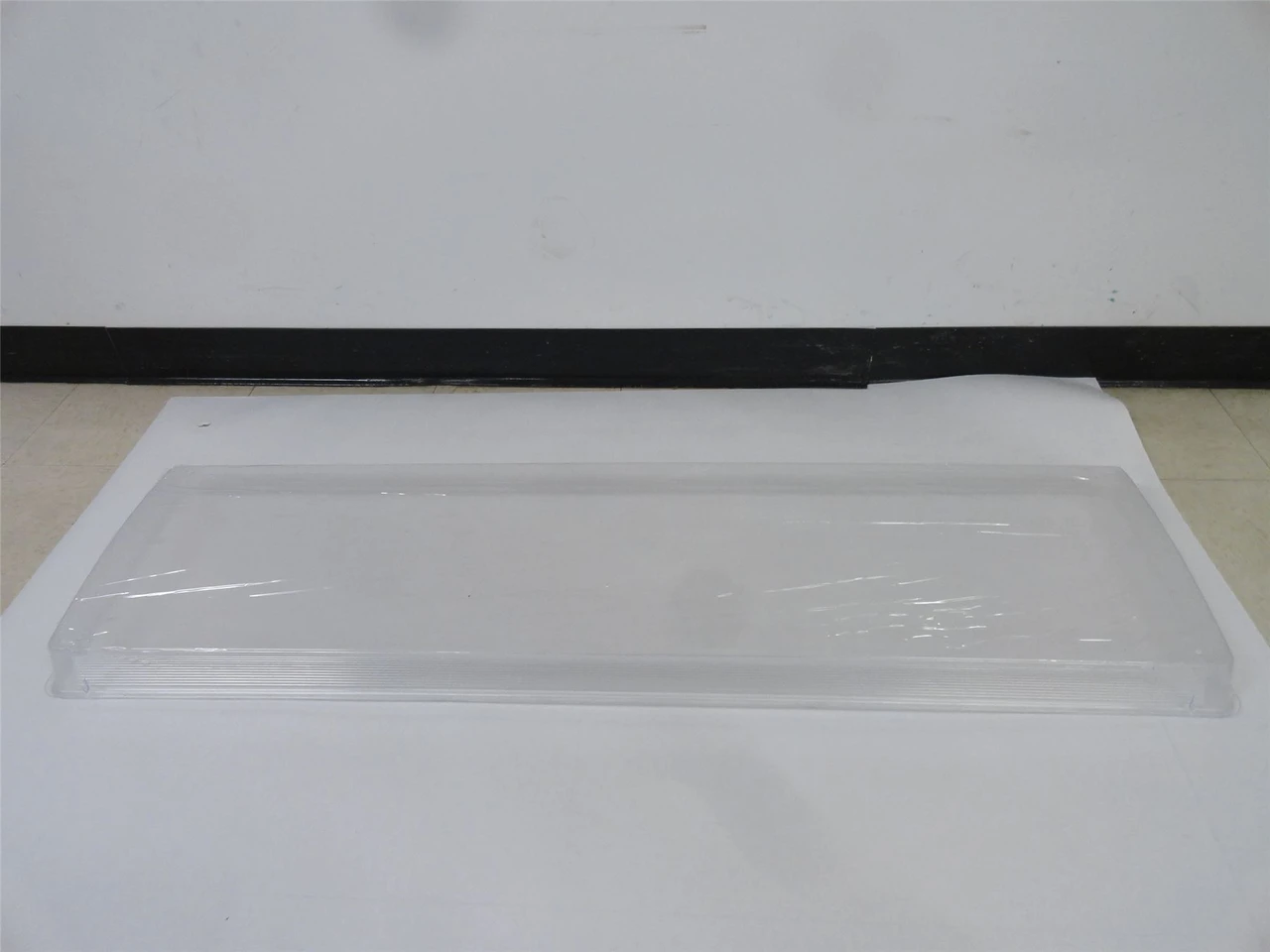 MFG- MDL-UNKN-244481; Lot-6; Fluorescent Light Lenses