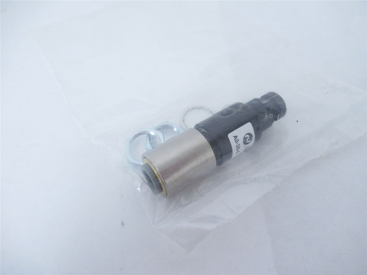 Norgren A0-30-6; Pneumatic Valve 1/4" Push-in Button