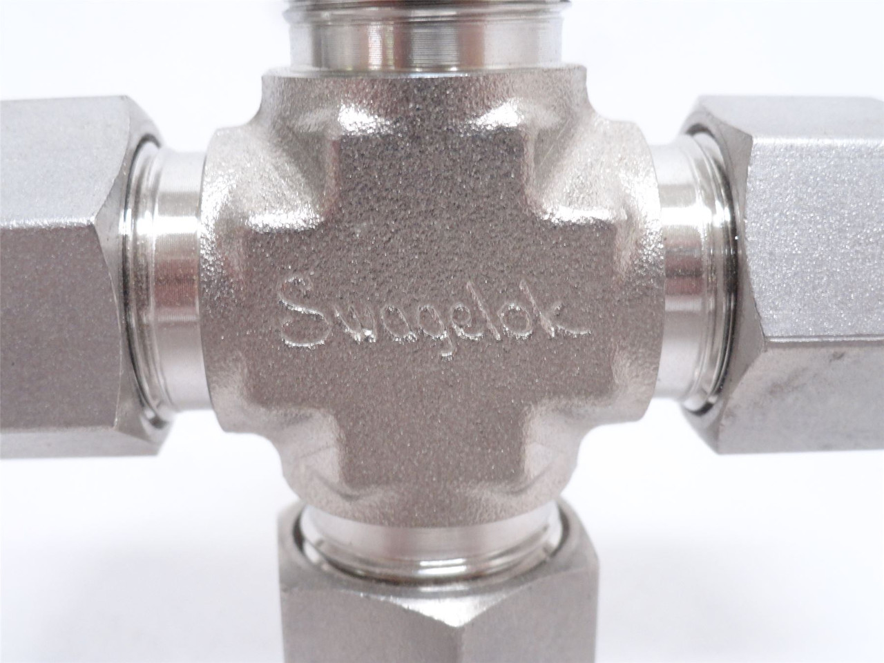 Swagelok SS-810-4; Air Tube Tee; SS-316; 1/2" x 1/2" x 1/2"