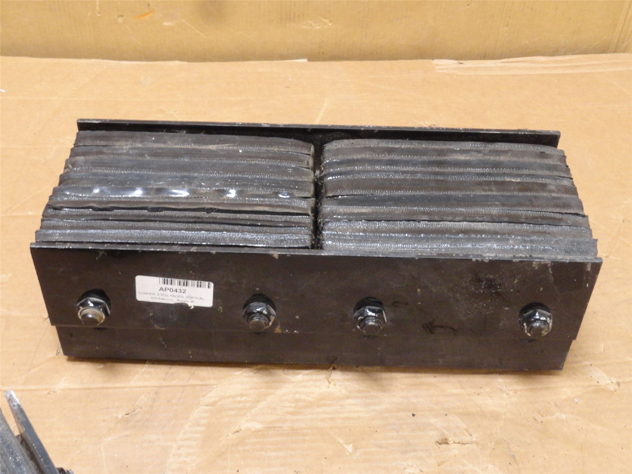 APS AP0432; Lot-2; Vertical Laminated Rubber Dock Bumper