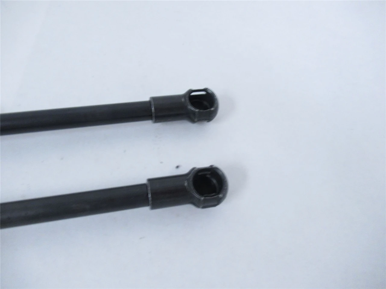 Unimatic 90722007; Lot-2 Gas Spring Missing mount bolts