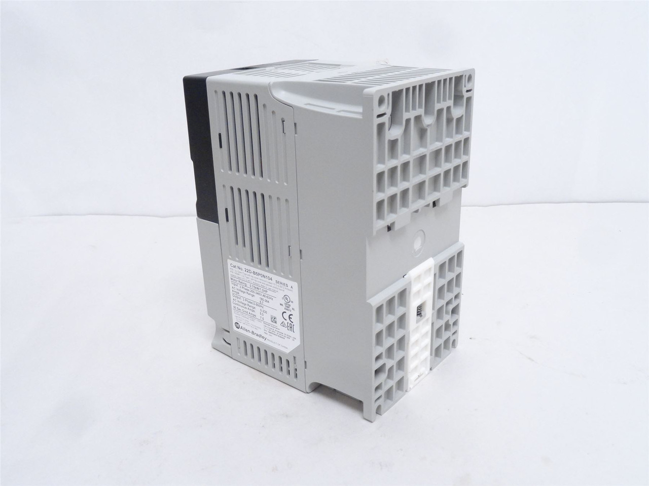 Allen-Bradley 22D-B5P0N104; AC Drive 1HP IN:240VAC OUT:230V