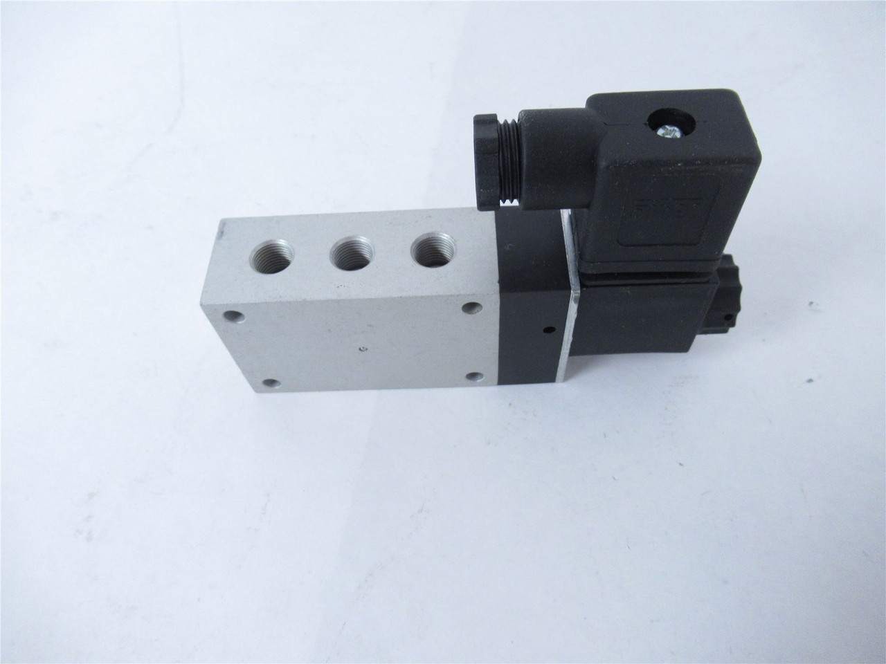 Airtec M-05-510-HN; Solenoid Valve  no Mounting screws
