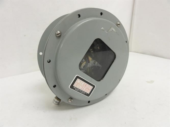 Mercoid DAW-523-2-10S; Pressure Switch 25-600PSI; 1/2 NPT