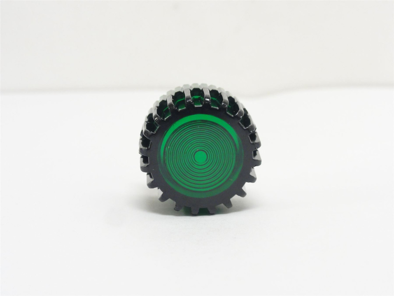 Square D 9001G7; Illuminated Green Push Button; Size: 30mm