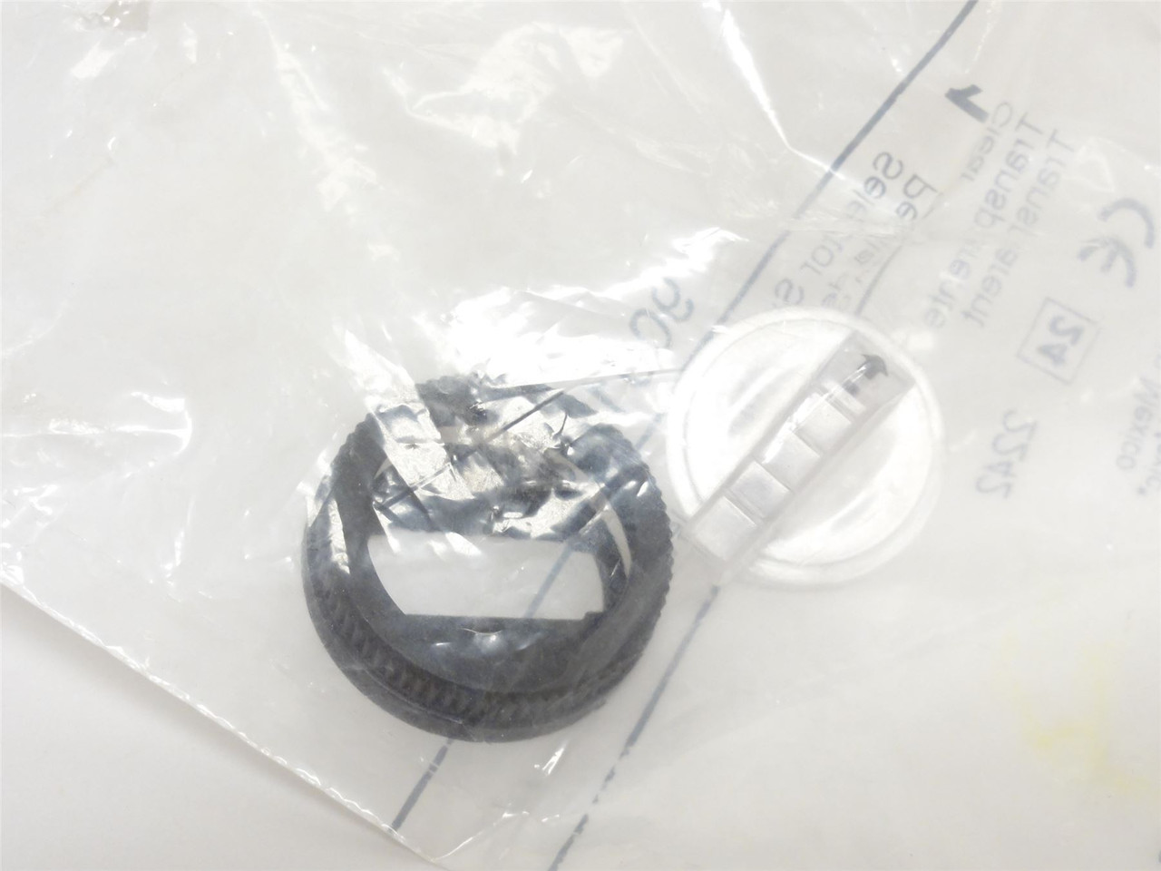 Square D 9001C8; Clear Selector Switch Knob; Size: 30mm