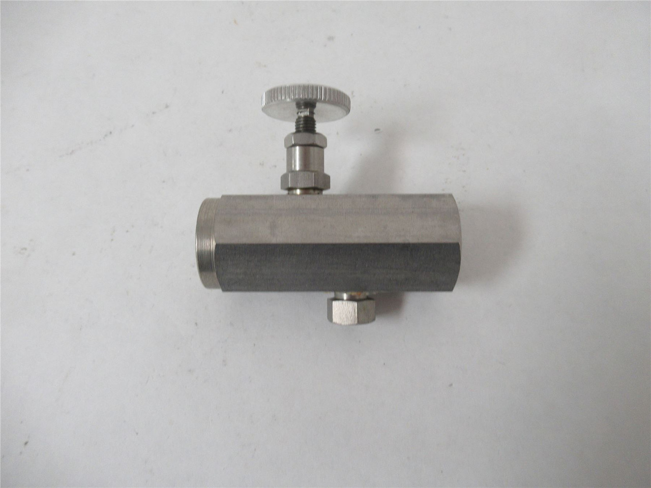 Deltrol  Fluid Products F25SSK; Hydraulic Vavle 3/8 " NPT SST