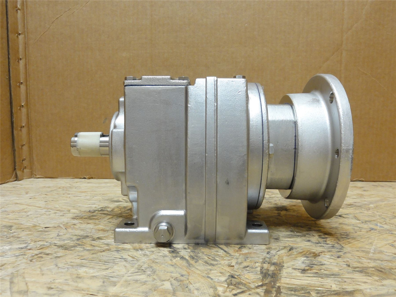Sterling SSR0402AC6.356; Inline Reducer; 6.3:1 Ratio; 4.71HP