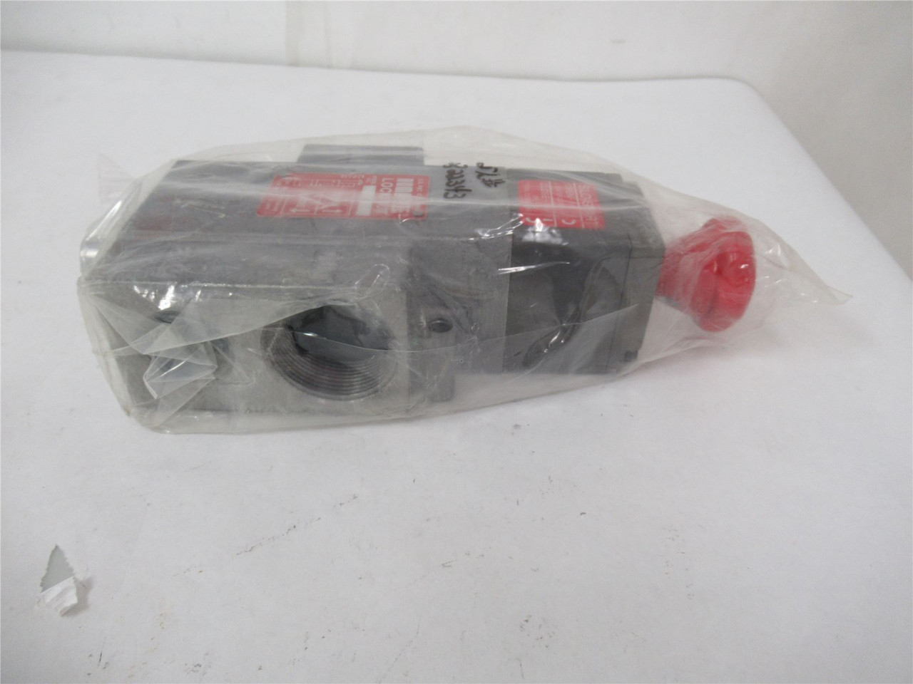Numatics VT40N12X; Pneumatic Valve Lockout 1.5" NPT 10 Bar