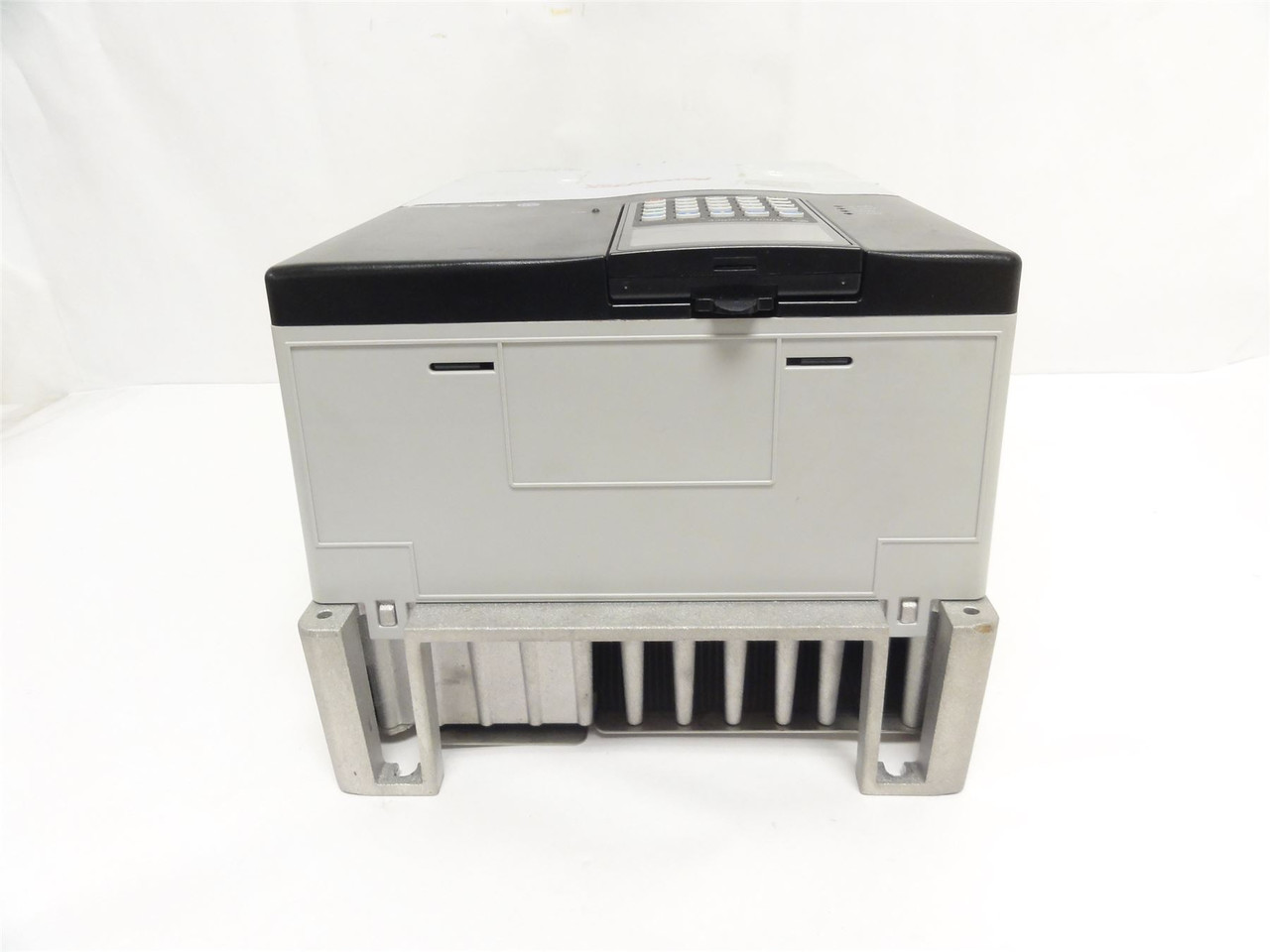 Allen-Bradley 20AD027A3AYNANCO; AC Drive 20HP; 400-480VAC; 27A; 3PH