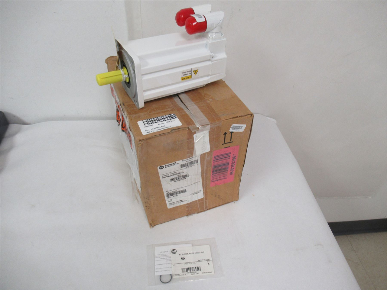 Allen-Bradley MPFB330PSJ72BA/A; Servo Motor 480V AC