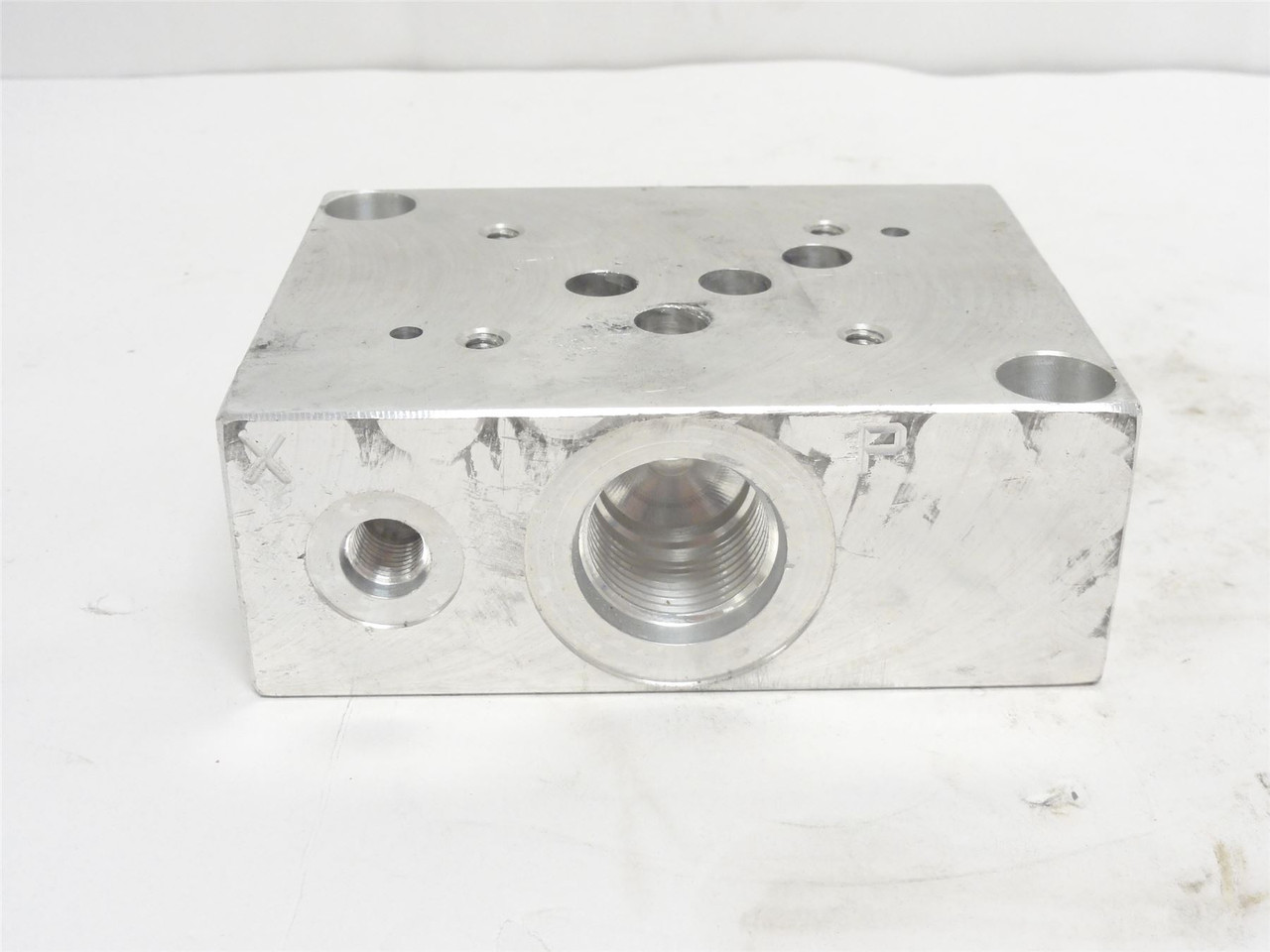 Daman AD05HSPS125; Sub-Plate #12 SAE Ports; 3000PSI; Side Port