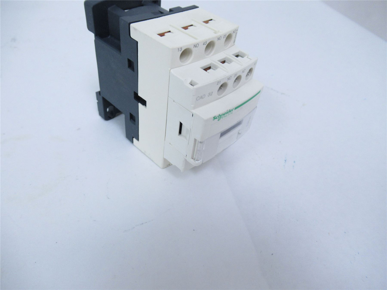 Schneider CAD32G7; Control Relay  10A; Coil: 120VAC  3NO 2NC