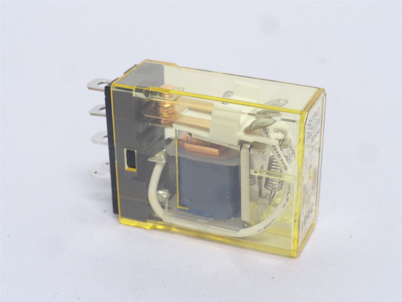 IDEC RH1B-UAC120V; Blade Relay 10A; 240VAC; Coil: 120VAC