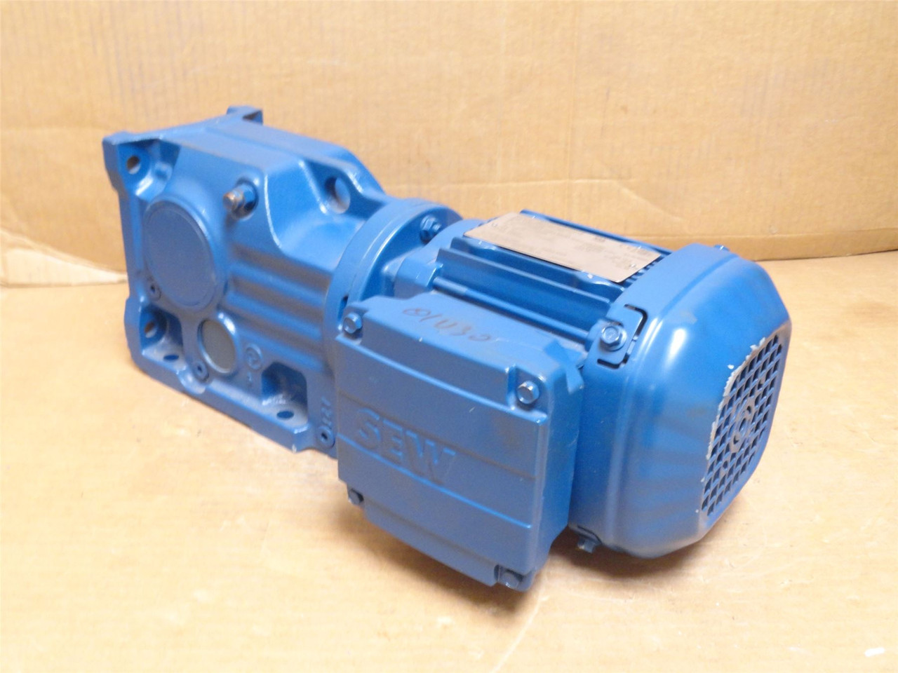 SEW K37DRS71S4; AC Gear Motor; 106:1 Ratio; 1/2HP; 230/460V