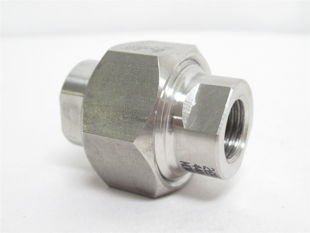 Industry-Std 1LUE5; Pipe Union; SS-304; 1/4 FNPT; Class: 150
