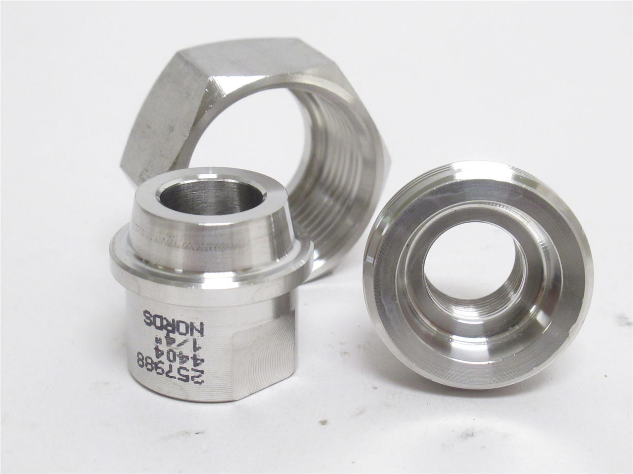 Industry-Std 1LUE5; Pipe Union; SS-304; 1/4 FNPT; Class: 150