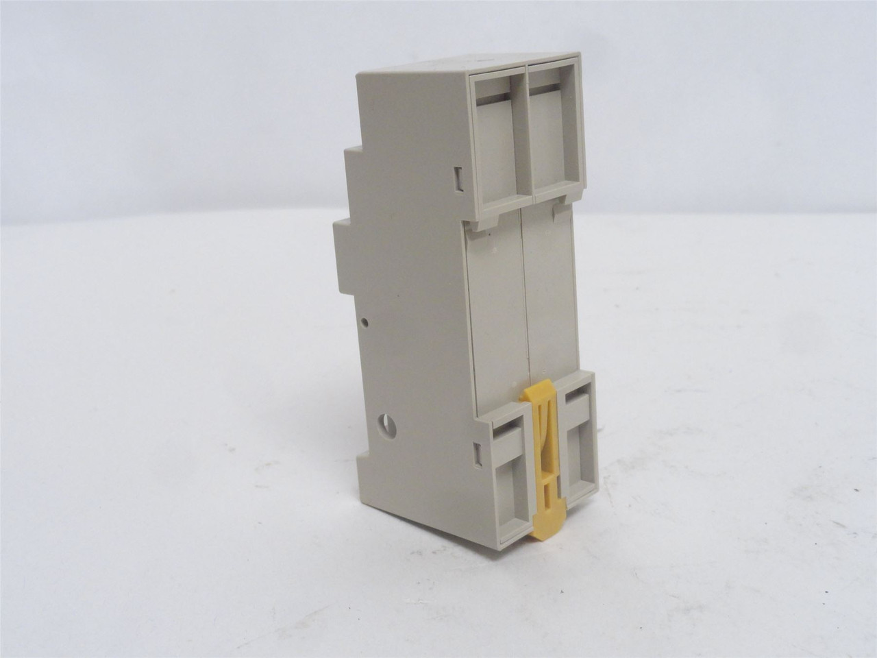 Omron PYF14S; Relay Socket; 10A; 250VAC; 14-Position