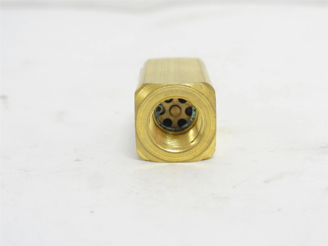 Parker 3393000; Brass Flow Control Valve; 1/8NPT; 250PSI