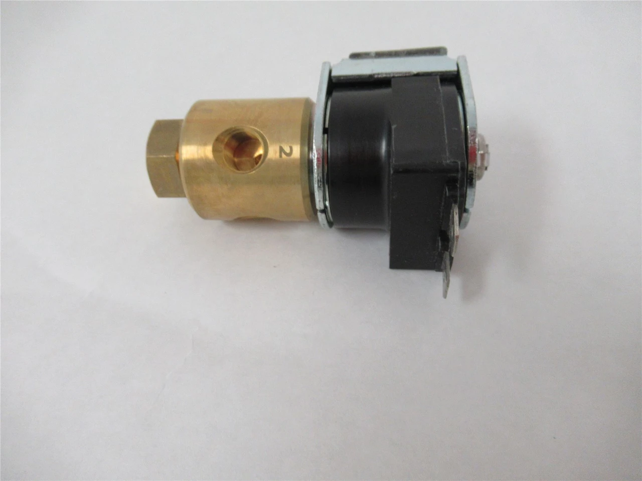 Asco HV228852001; Solenoid Valve 120V 1/8"