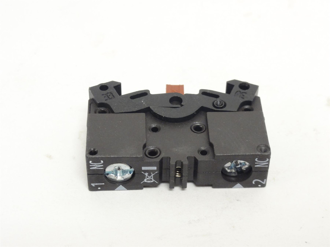Siemens 3SB3400-0C; Contact Block; 10A; 300VAC/DC; 1-NC