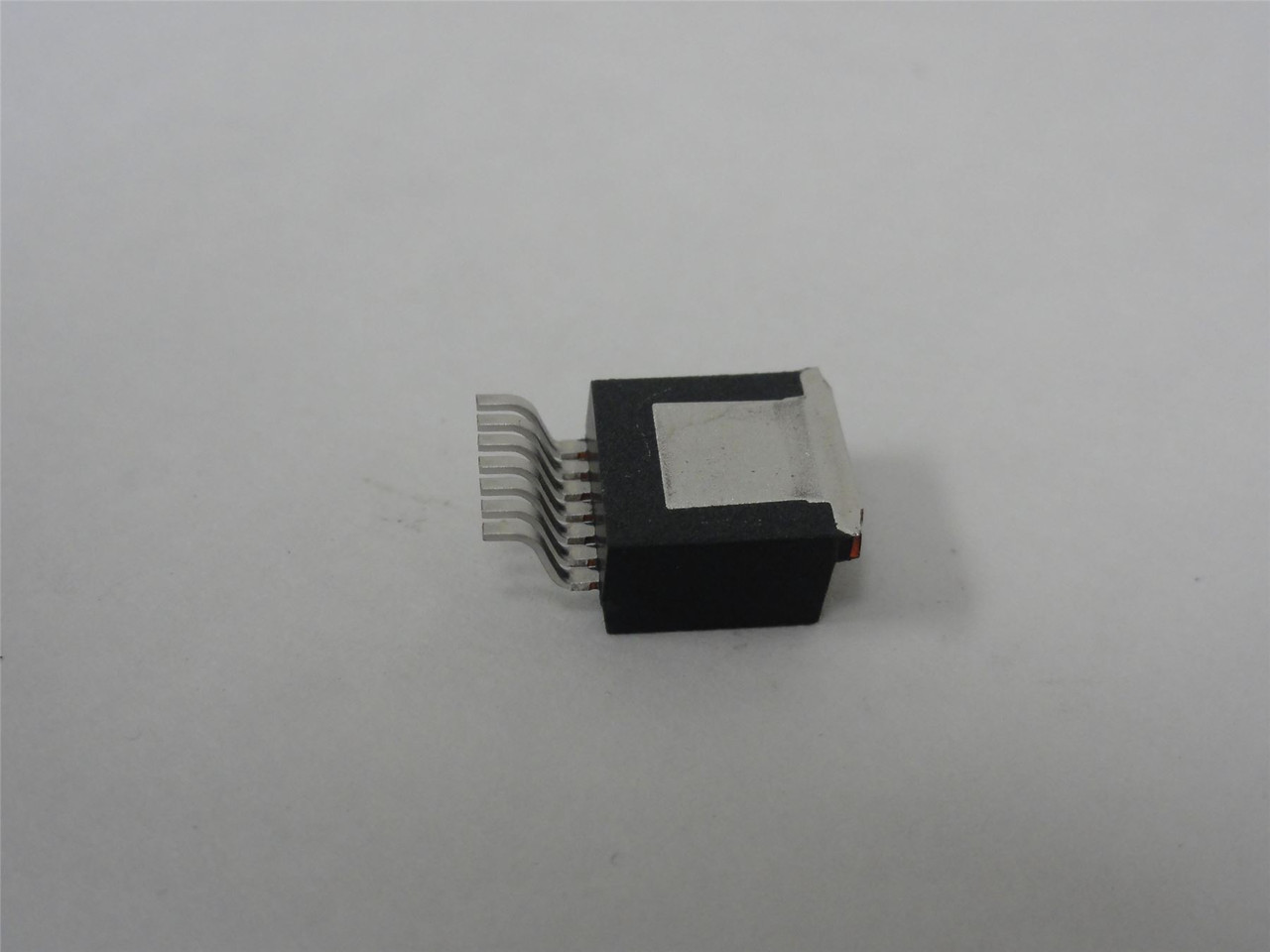 TI LM2677S-3.3; Lot-3 Voltage Regulators; 3.3V; 5A