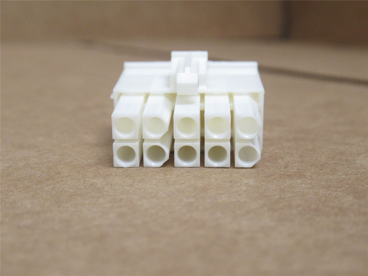 AMP 770580-1; Lot-40; Rectangular Connector 10Pos 2-Row; 600V