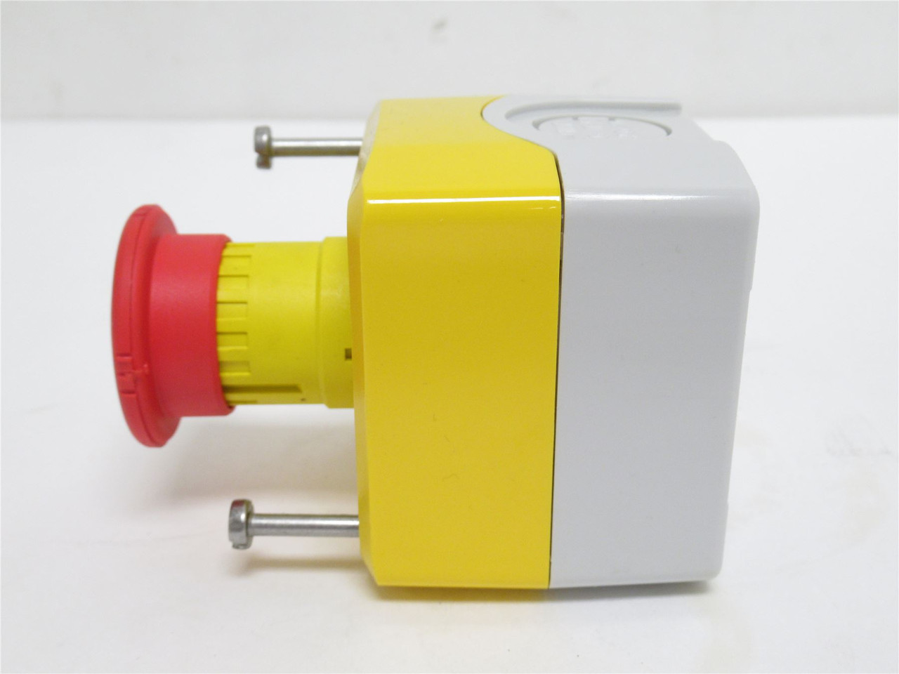 Schneider XALK178GH7; Pushbutton Switch 120V; 40mm Head; Red