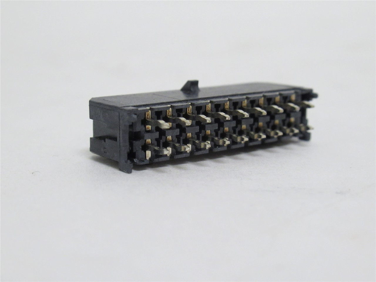 Molex 43045-1814; Lot-5 Header Connector; 18Pos; 2-Row; 8.5A