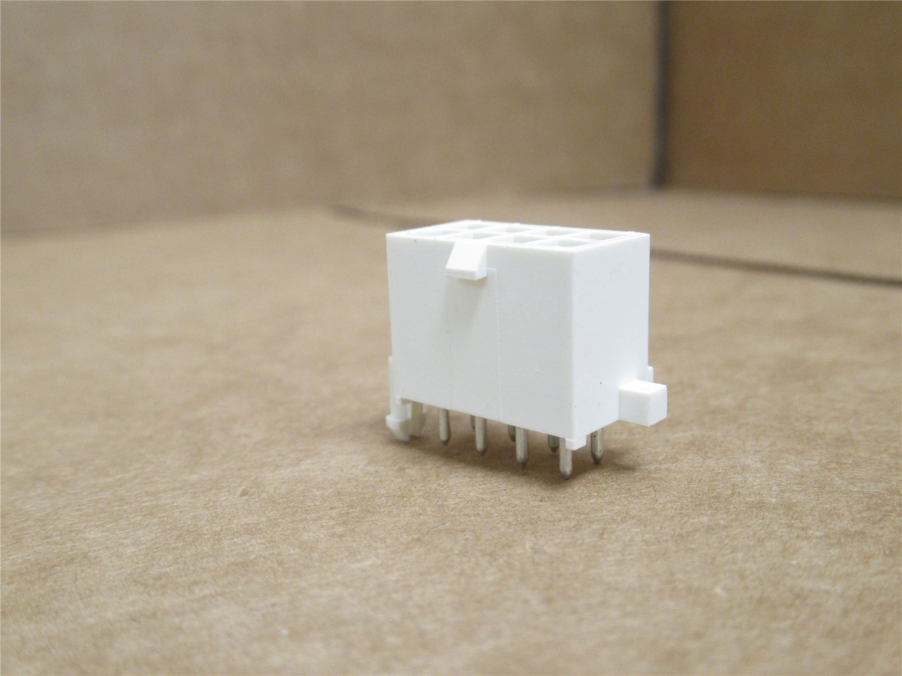 AMP 1-794065-0; Lot-5 Pin/Socket Connector 8-Pos; 2-Row; 600V