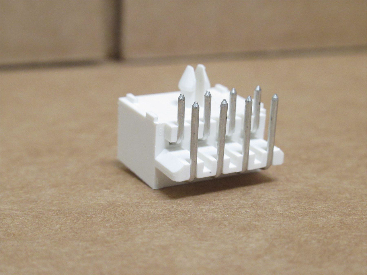 AMP 770970-1; Lot-10 Pin/Socket Connectors; 8 Pos; 90Deg