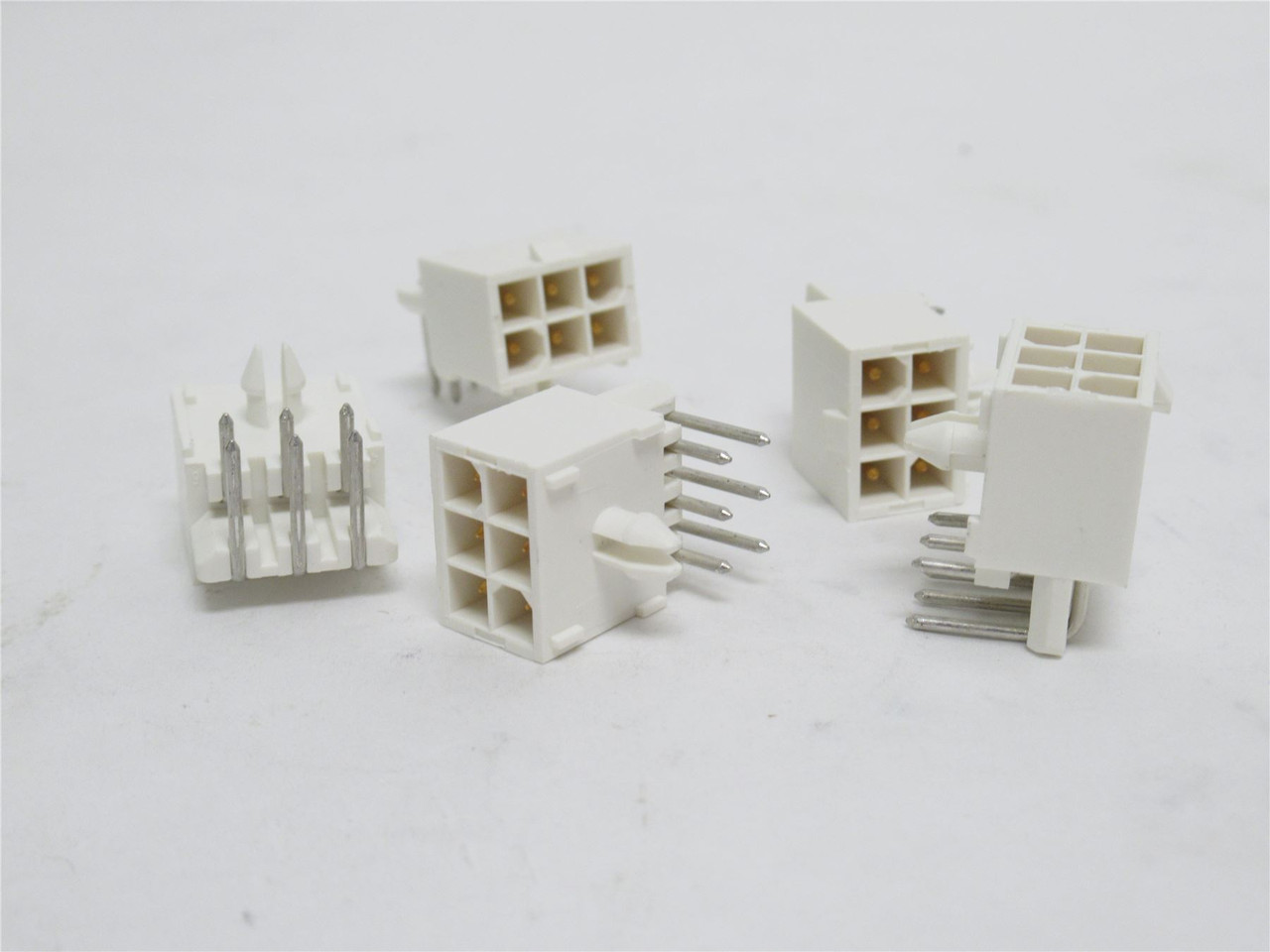 AMP 770969-2; Lot-5 Connector Header; RA; 6Pos; 4.14mm
