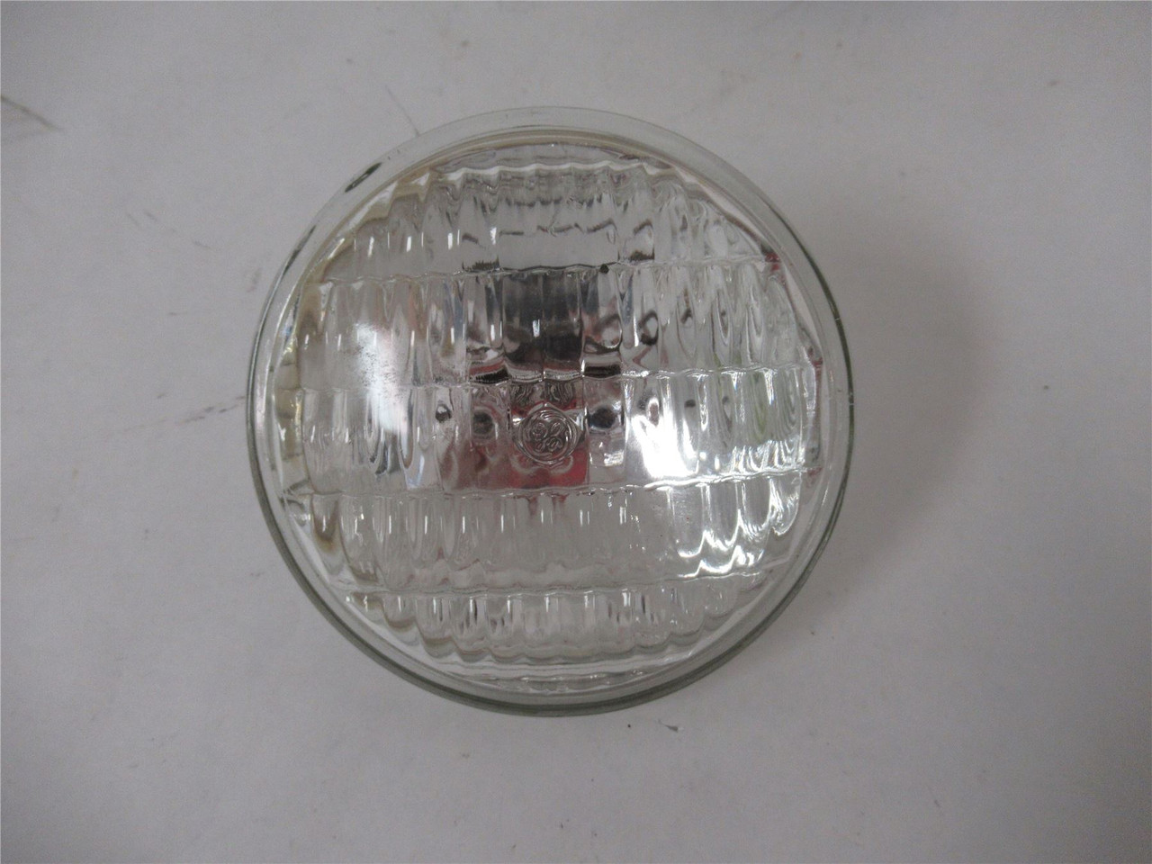 GE 411; Headlight 12V 35W