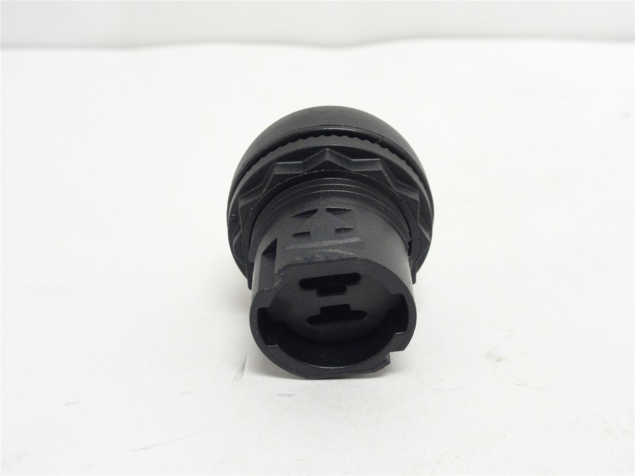 sprecher+schuh D7P-F301PX10; Momentary Push Button; 10A; 600V