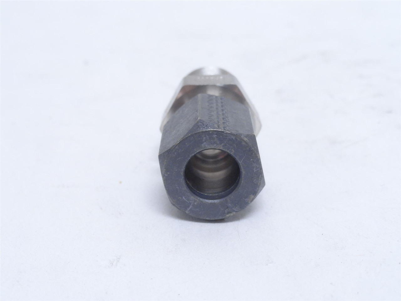 Brennan C2404-06-06-SS; Adaptor SS-316 3/8" Flareless; 3/8NPT