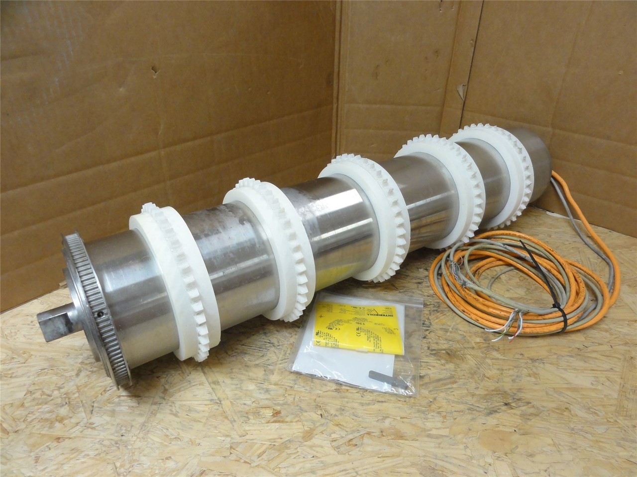 Interroll 138i; Drum Motor 27-3/4"W belt; 76fpm; 460V 3Ph