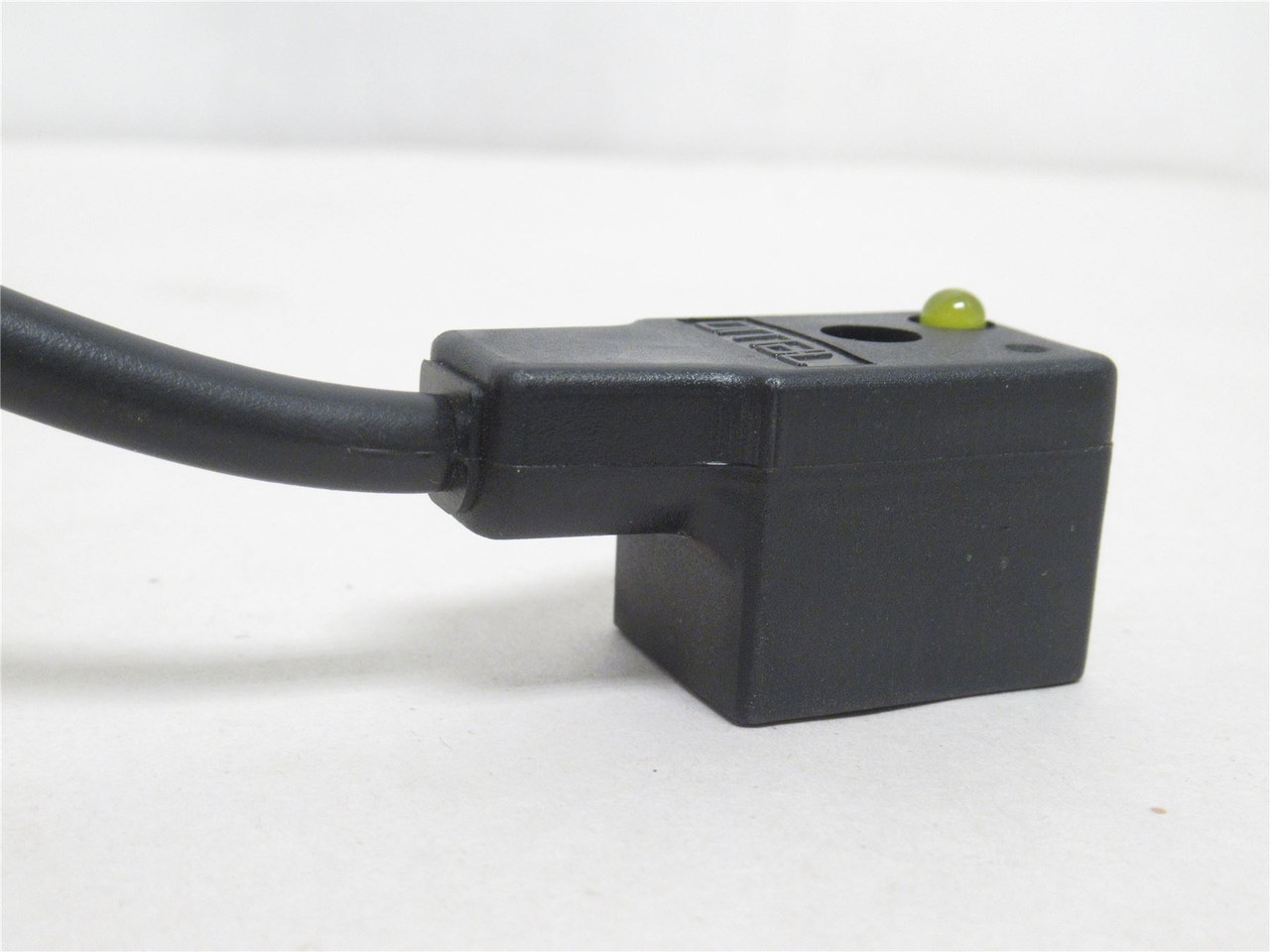Mencom VDB-580-00; Solenoid Valve Connector Cable; 120VAC/DC