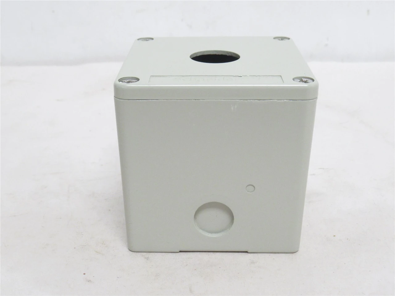 Schneider XAPG19501; Die Cast Empty Control Station 22mm Hole
