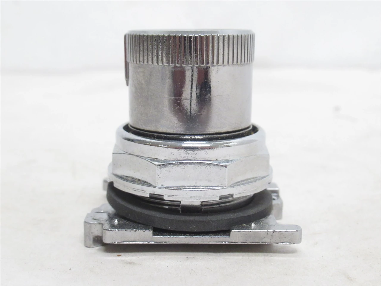 Eaton 10250T2418; Pushbutton NEMA 3; 3R; 4; 4X; 12; 13; 30.5mm