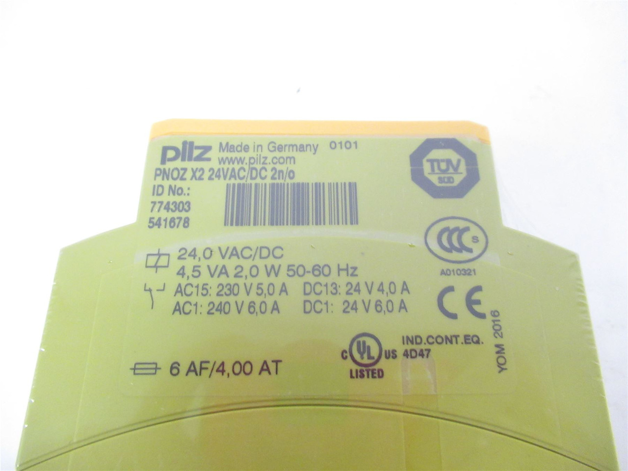 Pilz PN0ZX2; Relay Safety 24VAC/DC  50-60 HZ Factory Sealed