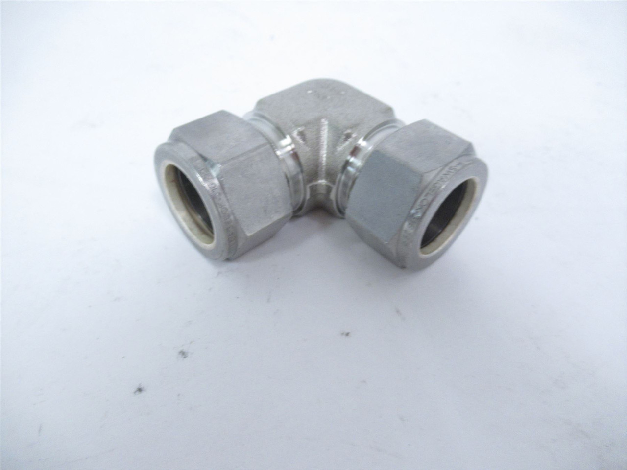 Swagelok SS-1210-9; SS Tube Fitting Union Elbow 3/4" 90Degree