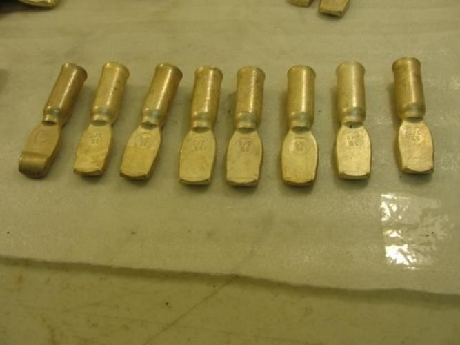MFG- 2//0; LOT-8 Crimp Contacts 2/0 Wire