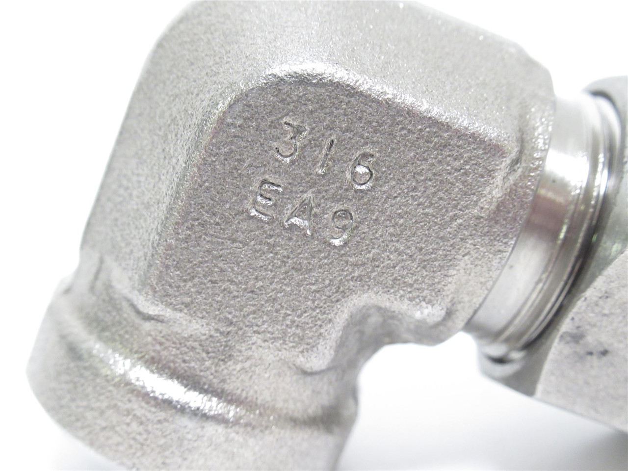 Swagelok SS-810-8-6; Elbow; 90Deg; SS-316; 1/2" x 3/8FNPT