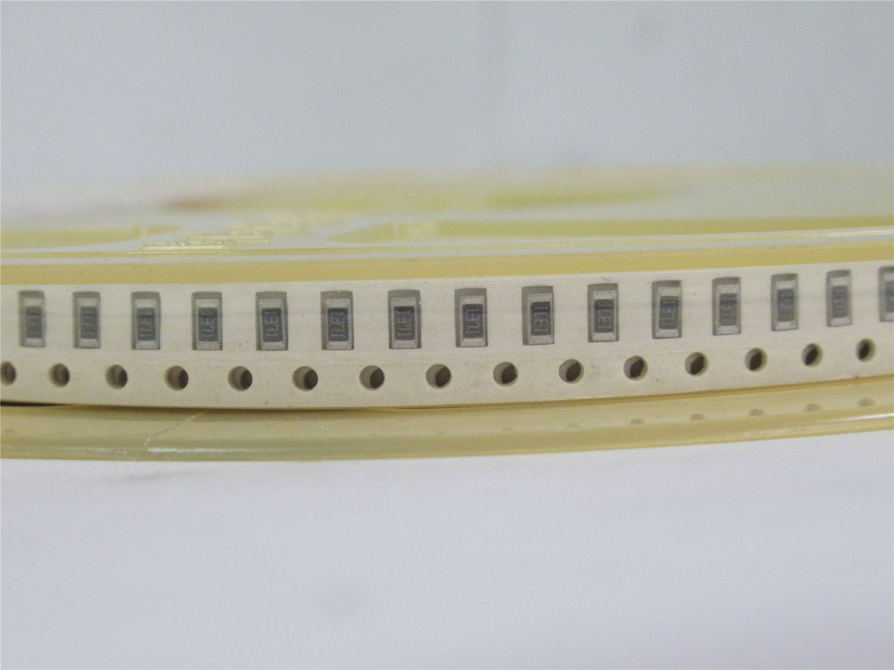 Venkel CR1206-8W-1371FT; Lot-4900 Chip Resistor;1.37Kohm