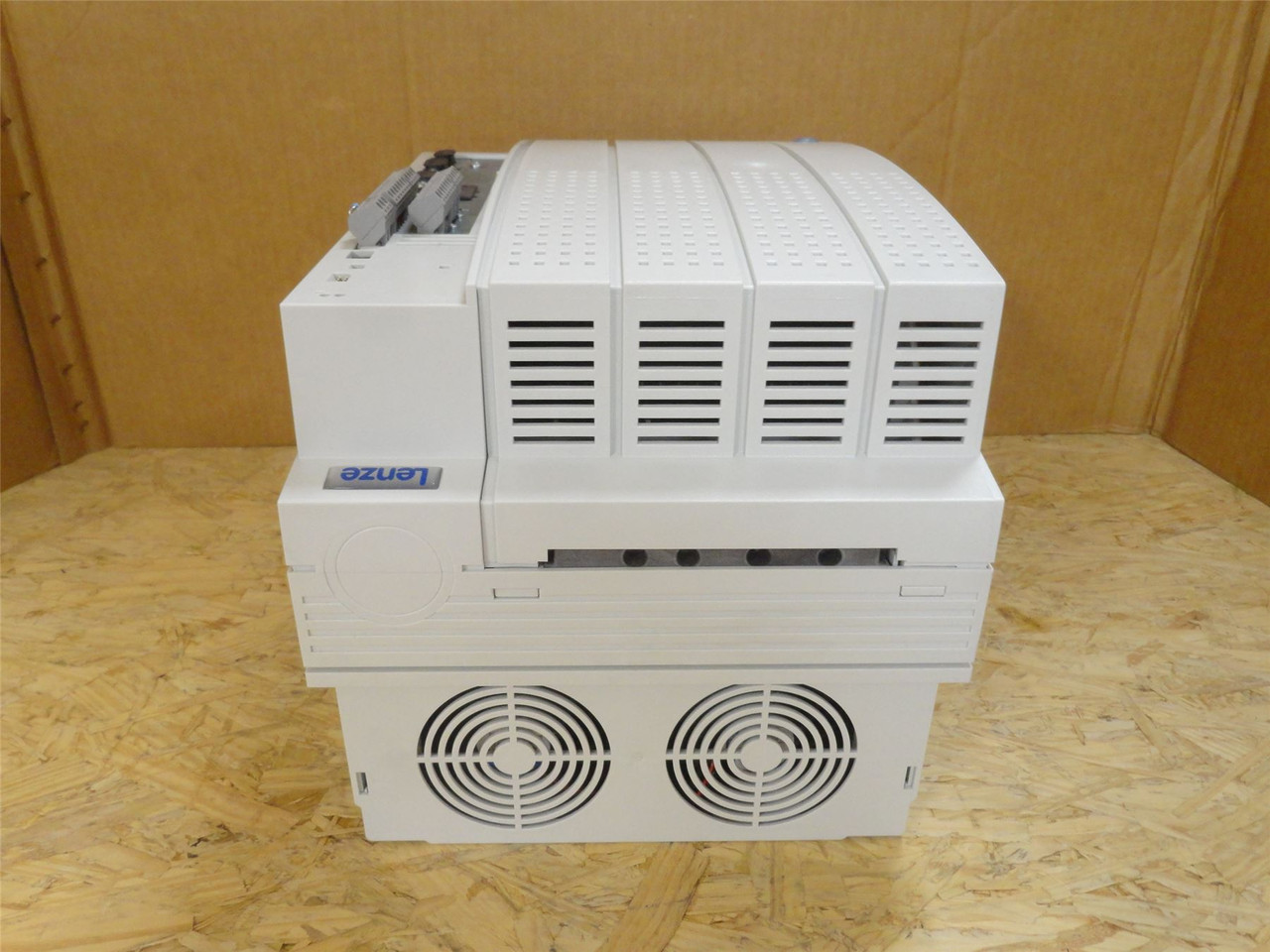 Lenze EVS9329-EPV100; Servo Drive 480VAC 53A 44KvA Input