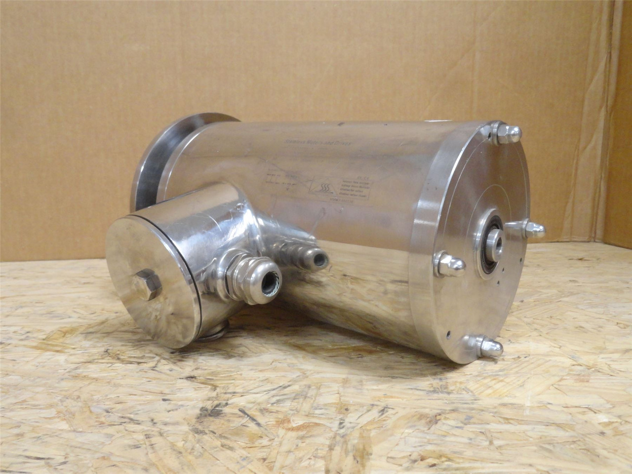 Dertec FP2SS801-4-TENV; AC Motor SS; 0.55kW; 265/460V; 1740RPM