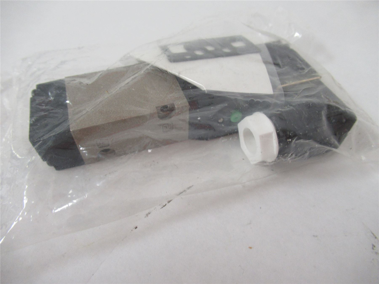CKD 4KB119-00-B-DC24V; Pneumatic Solenoid Valve 24VDC 5 Port