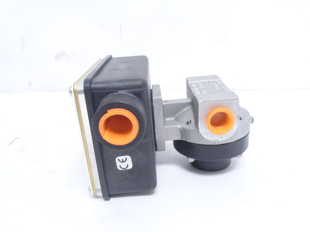UFM SN-AIB3GM-4-200V.9-A1WR-TG; Flow Monitor; 0-3GPM; 3/8NPT