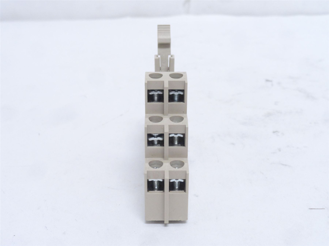 Omron 2238CX; Relay Socket; 5A; 250VAC; 8-Pin Blade Base