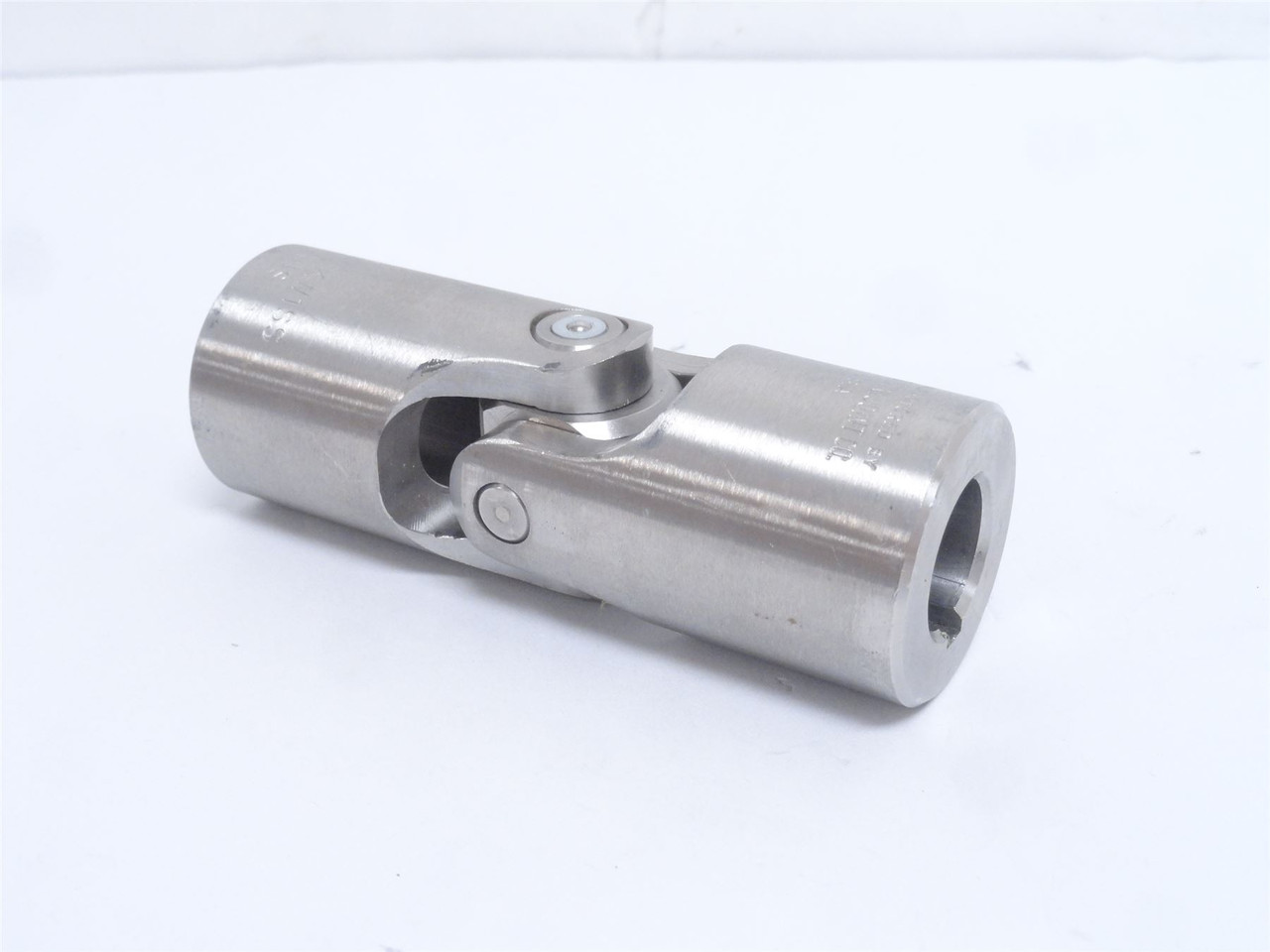 Curtis SS650BKW1SS; Single Universal Joint; SS; 3/4" x 3/4"